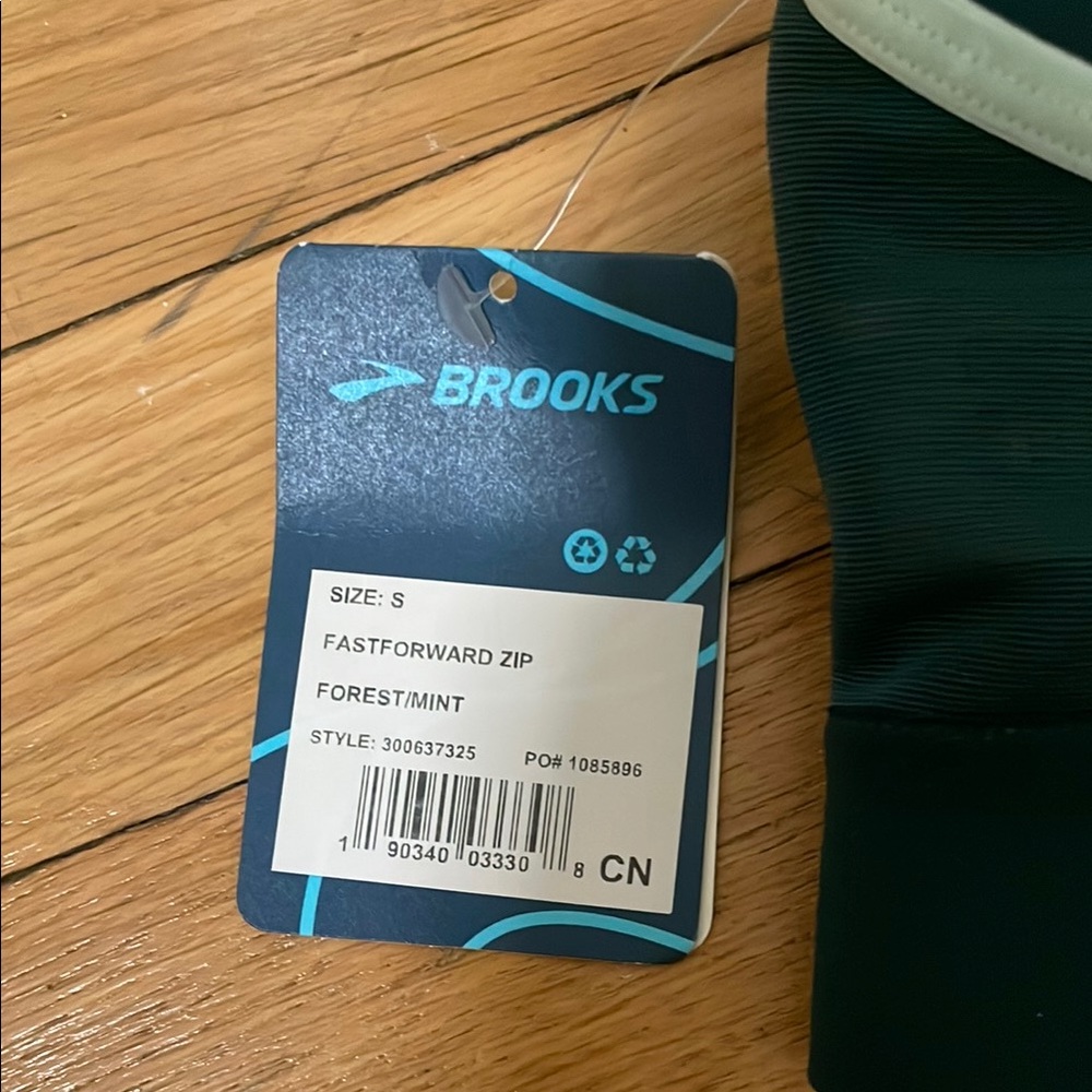 NWT Brooks Racerback Zip Sports Bra - Picture 5 of 5